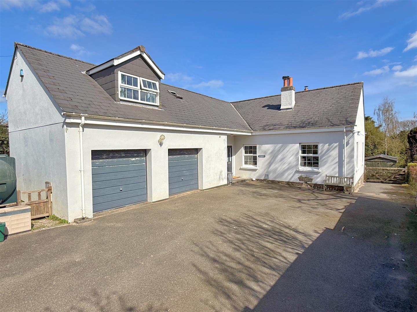 5 bed property in Carlidnack Road, Mawnan Smith